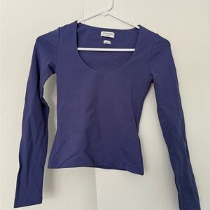 Aritzia Contour Scoopneck Long Sleeve